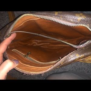 Crossbody Louis Vuitton bag